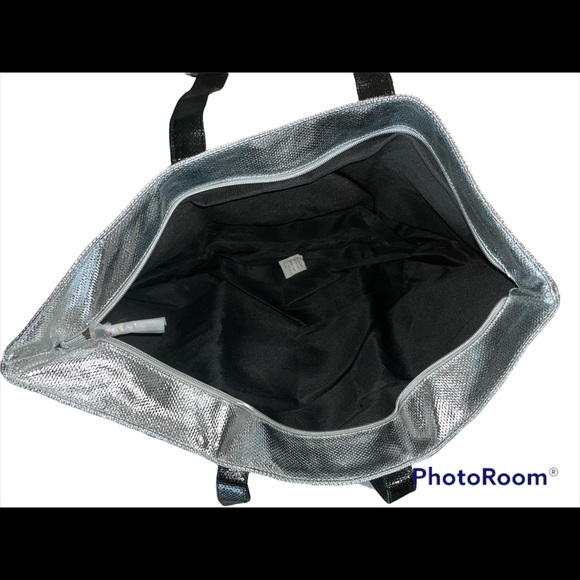 🌟HP🌟 NWT Victoria’s Secret Extra Large Zip-top Tote Bag - Picture 5 of 6